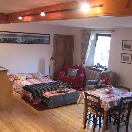 Maison Besenval Apartman
